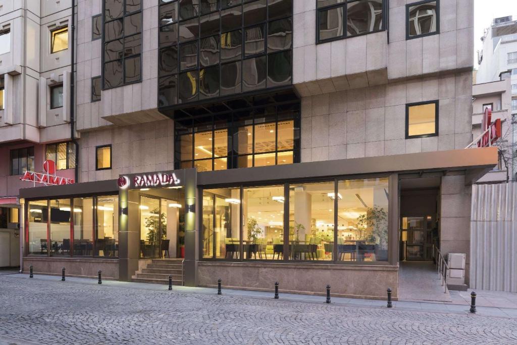 Ramada Istanbul Taksim Hotel